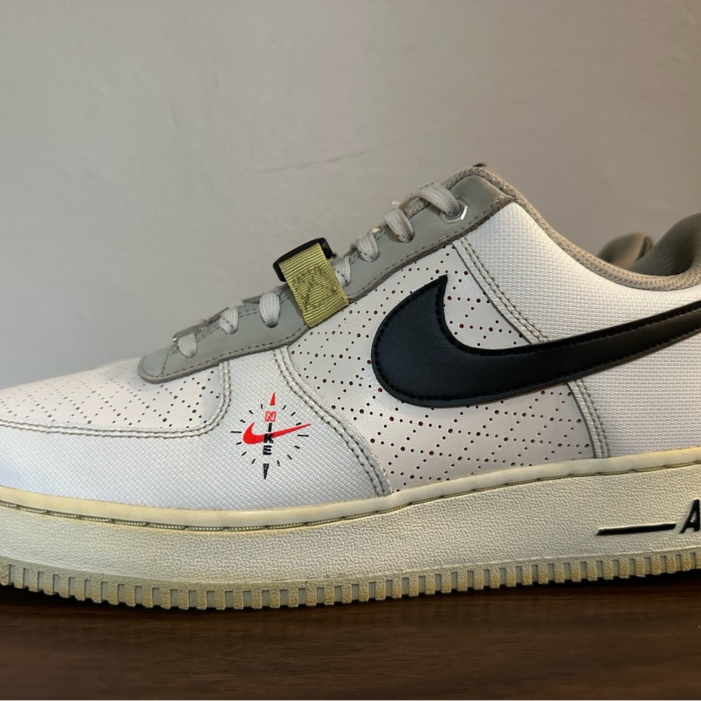 Nike Air Force 1 Low LV8 Compass Mens 10.5 White Grey Black DC2526-100 AF1